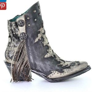 🎉 FLASH SALE 🎉 Corral  short ankle boots booties 6.5